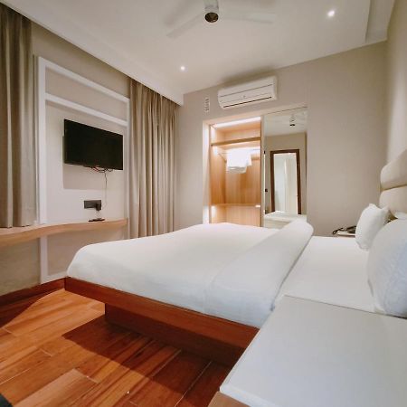 Aura Rooms เดห์ราดุน ภายนอก รูปภาพ