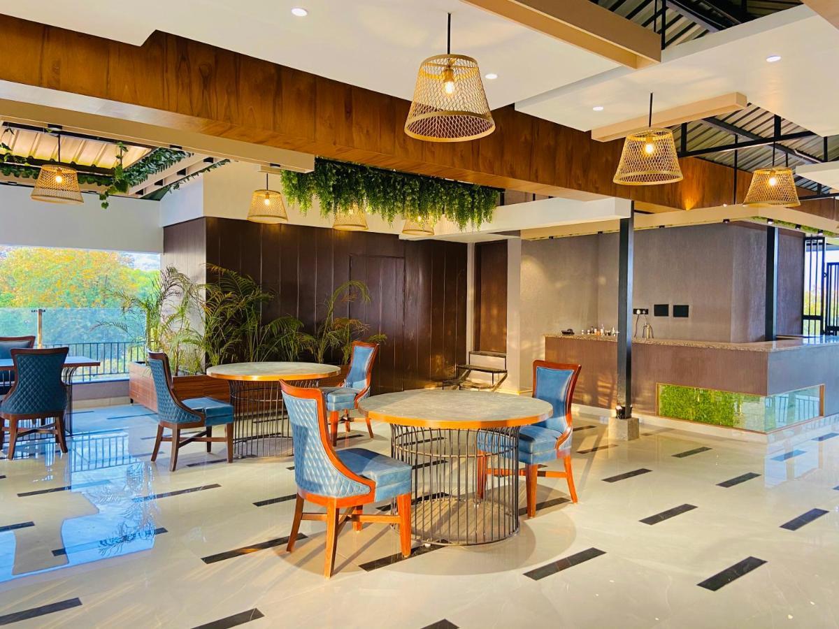 Aura Rooms เดห์ราดุน ภายนอก รูปภาพ