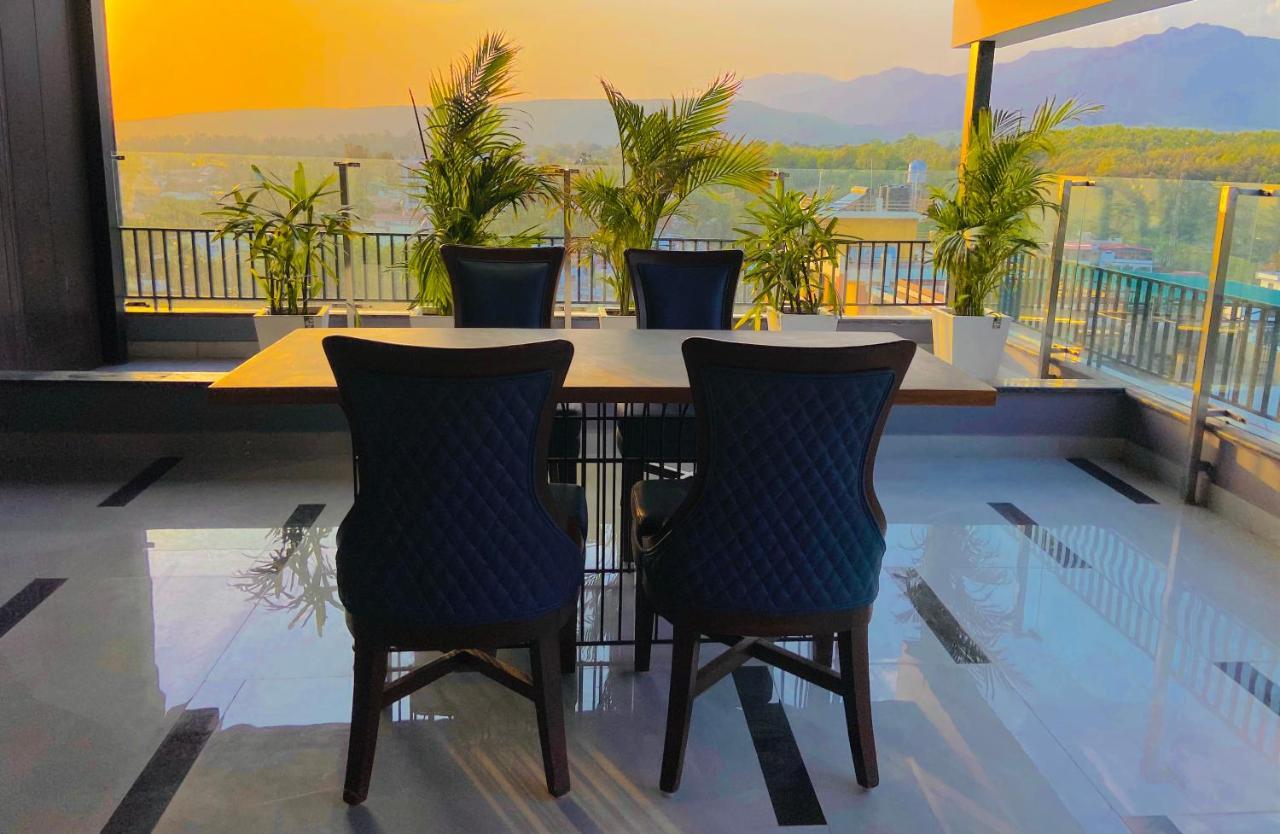 Aura Rooms เดห์ราดุน ภายนอก รูปภาพ