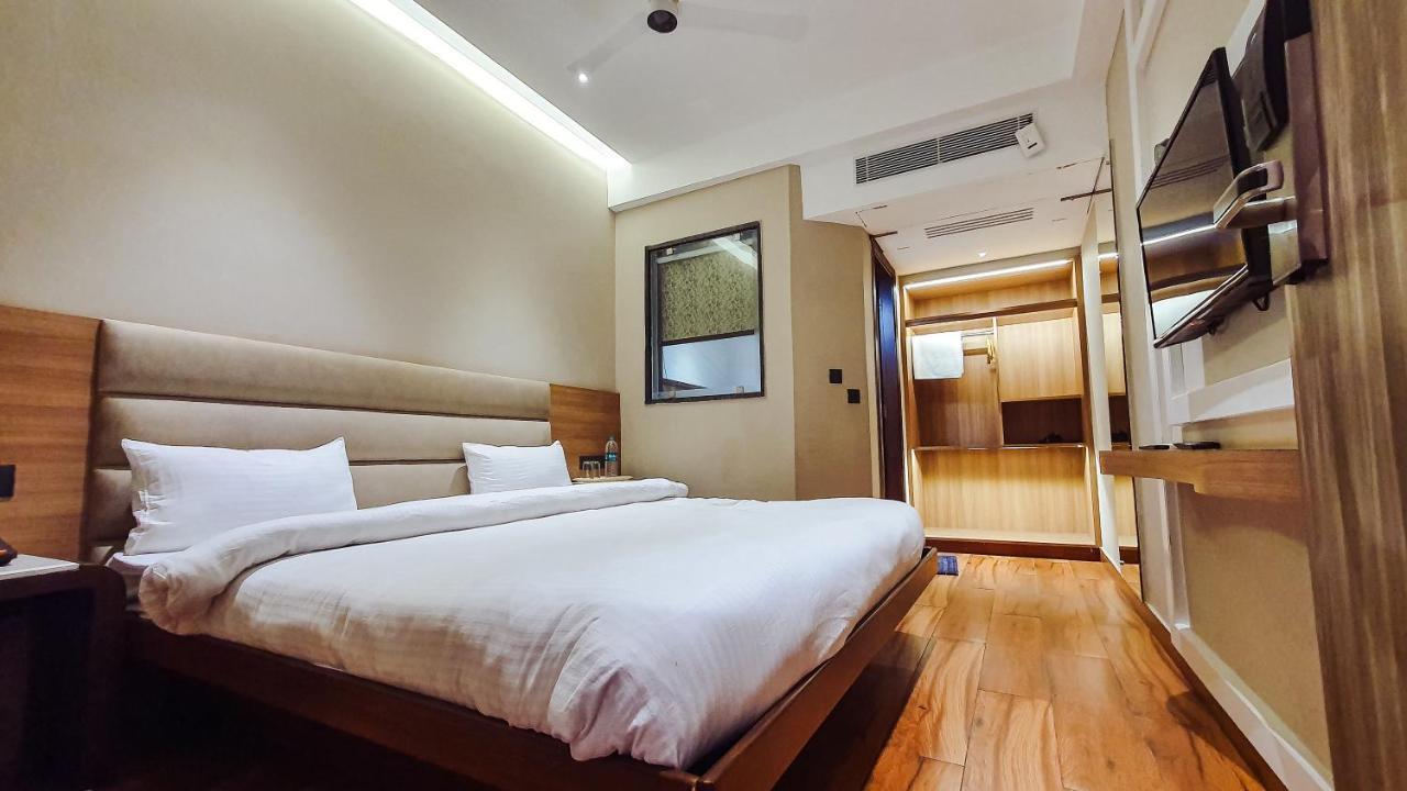 Aura Rooms เดห์ราดุน ภายนอก รูปภาพ