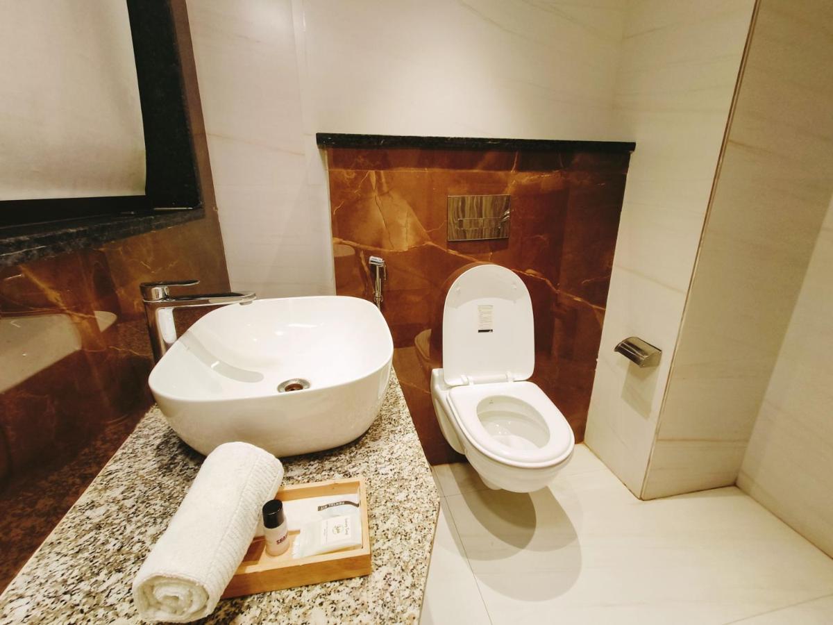 Aura Rooms เดห์ราดุน ภายนอก รูปภาพ
