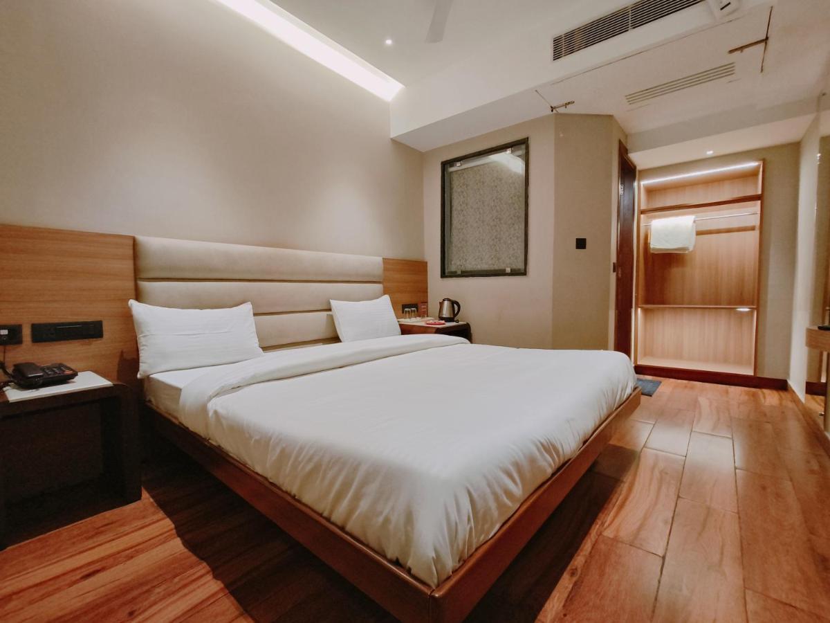 Aura Rooms เดห์ราดุน ภายนอก รูปภาพ