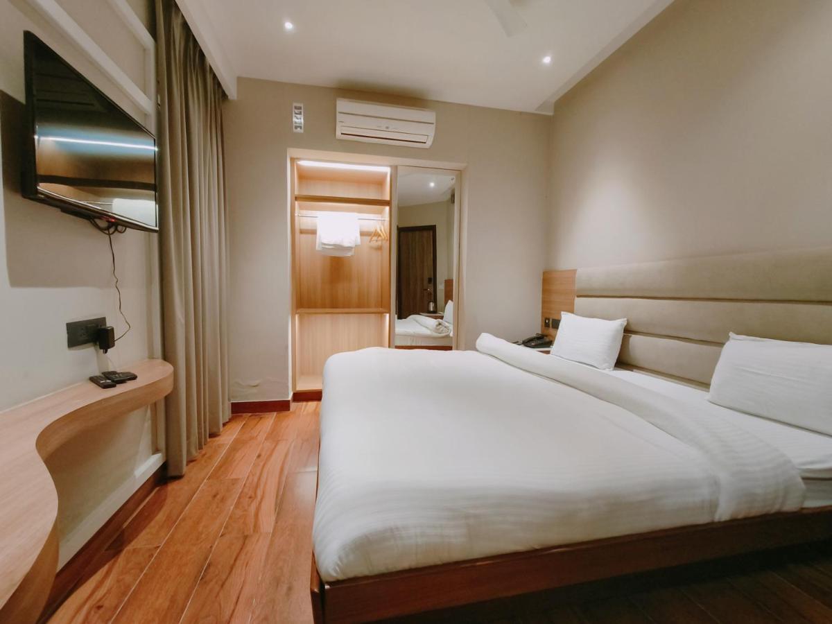 Aura Rooms เดห์ราดุน ภายนอก รูปภาพ