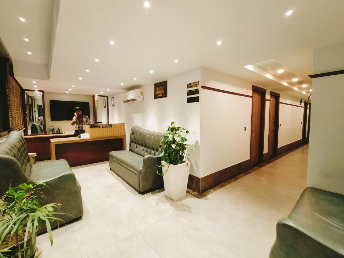 Aura Rooms เดห์ราดุน ภายนอก รูปภาพ